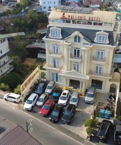 Mua bán đầu tư khách sạn 3 sao Đà Lạt gần Hồ Xuân Hương diện tích 955m2 giá 210 tỷ dòng tiền 500 triệu mỗi tháng