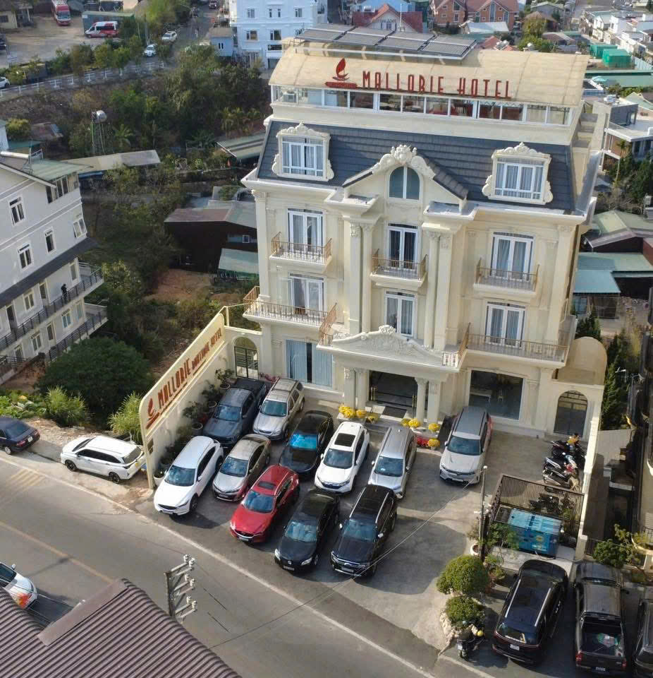 Mua bán đầu tư khách sạn 3 sao Đà Lạt gần Hồ Xuân Hương diện tích 955m2 giá 210 tỷ dòng tiền 500 triệu mỗi tháng